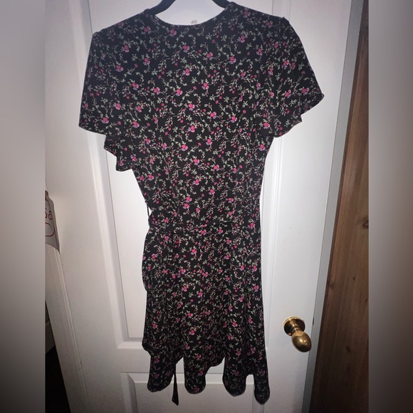 EUC PEPPER & ZOE Wrap Dress M - Picture 3 of 3